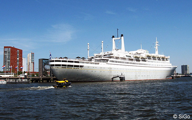 Der ehemalige Passagierdampfer SS Rotterdam
